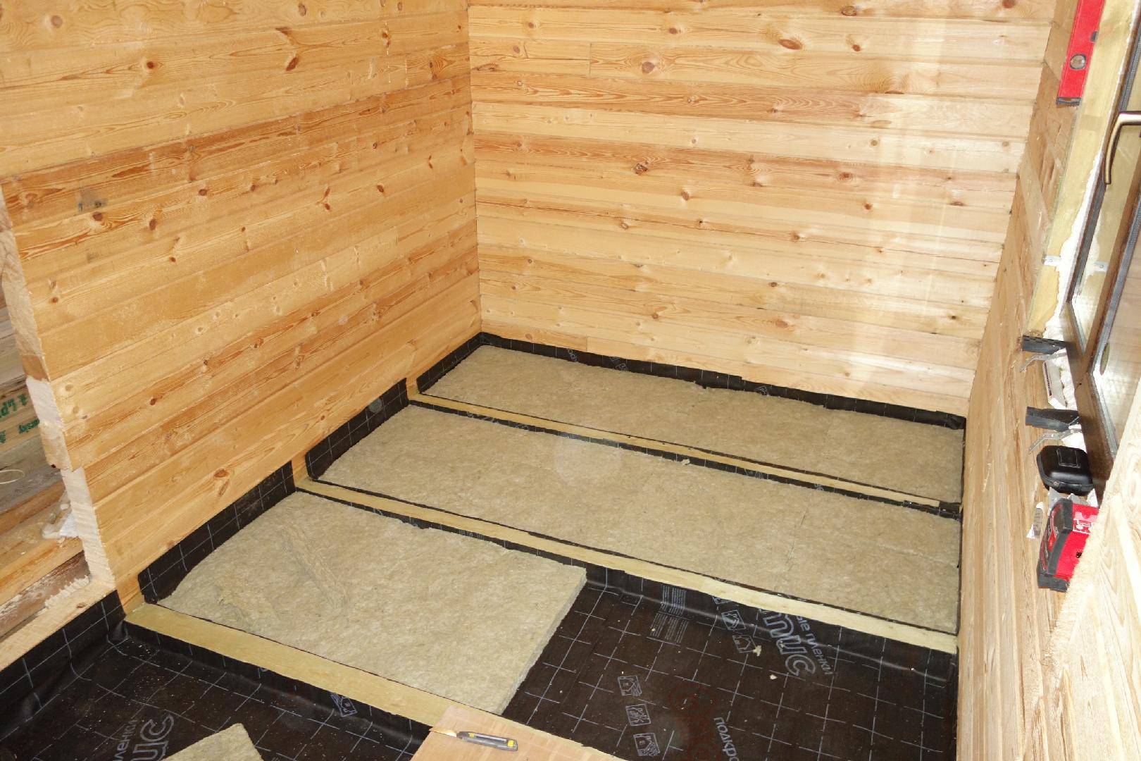 Гидроизоляция деревянного пола в бане
