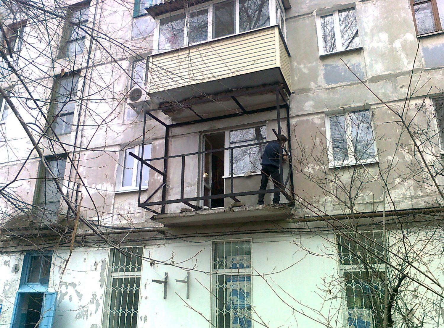 Как укрепить балконы, эркеры и лоджии на фасаде здания